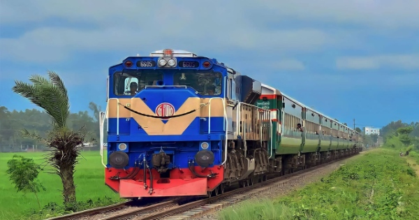 ঢাকা থেকে প্রধান ১৫টি রুটে ট্রেনের ভাড়া যত বাড়ল